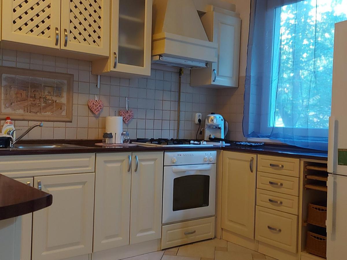 Lara Apartman เดเบรตเซน ภายนอก รูปภาพ